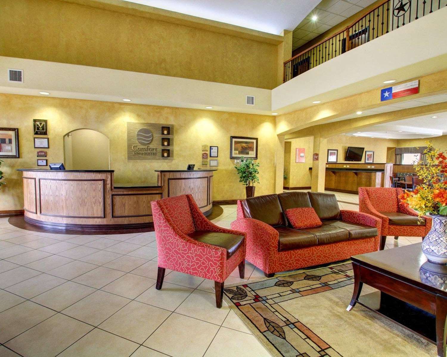 Comfort Inn And Suites Alvarado, TX 14/45
