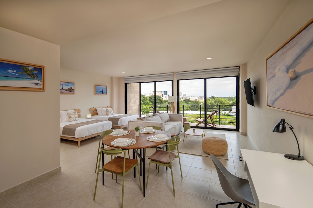 EVERGLADES SUITES 18/50