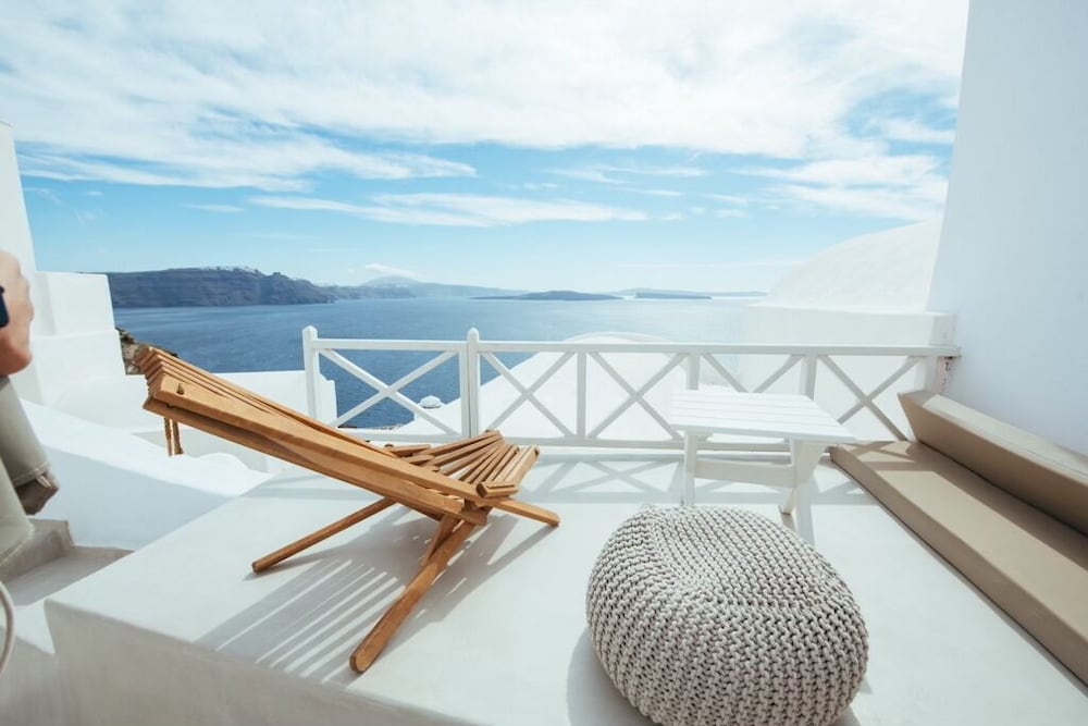 Blu Blanco Cave House 38/47