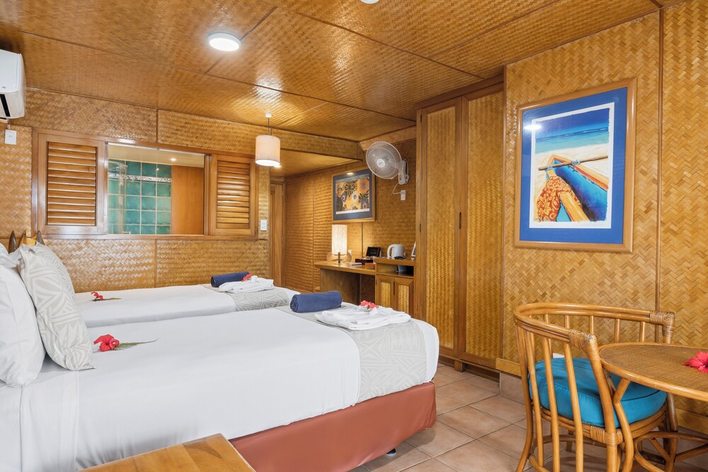 SUITE, BEACH FRONT