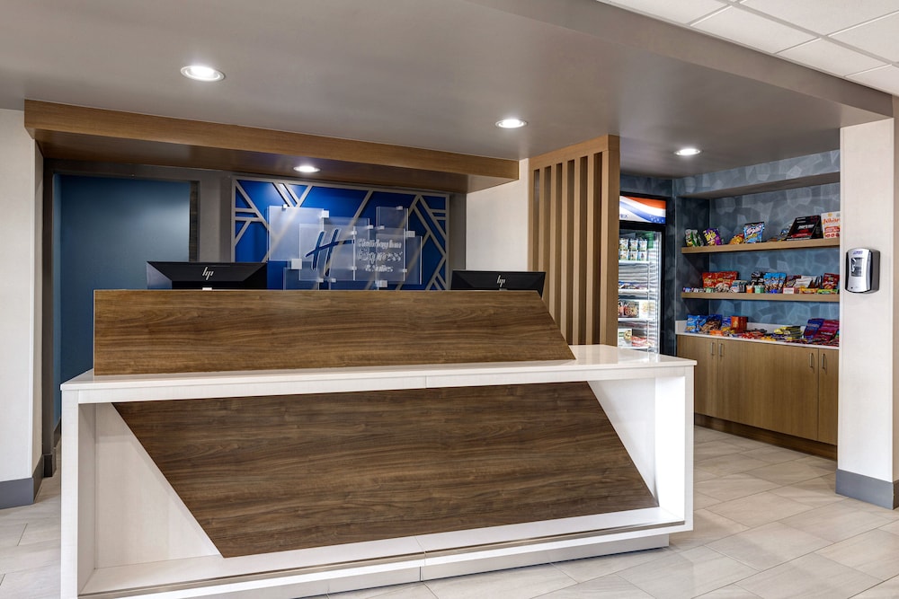 Holiday Inn Express & Suites Central Omaha, an IHG Hotel 8/50