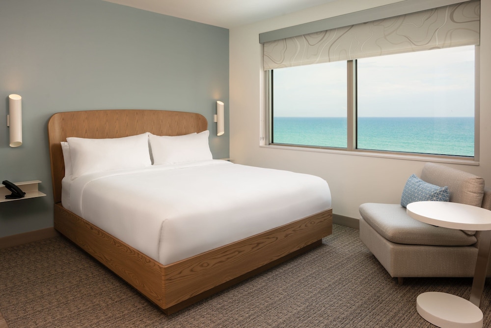 Element Melbourne Oceanfront 18/57