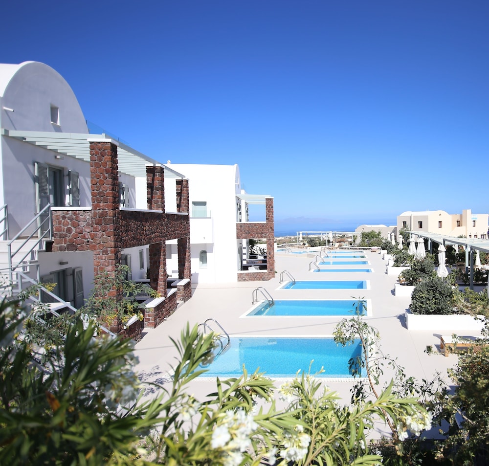 Astro Palace Suites And Spa 3/73