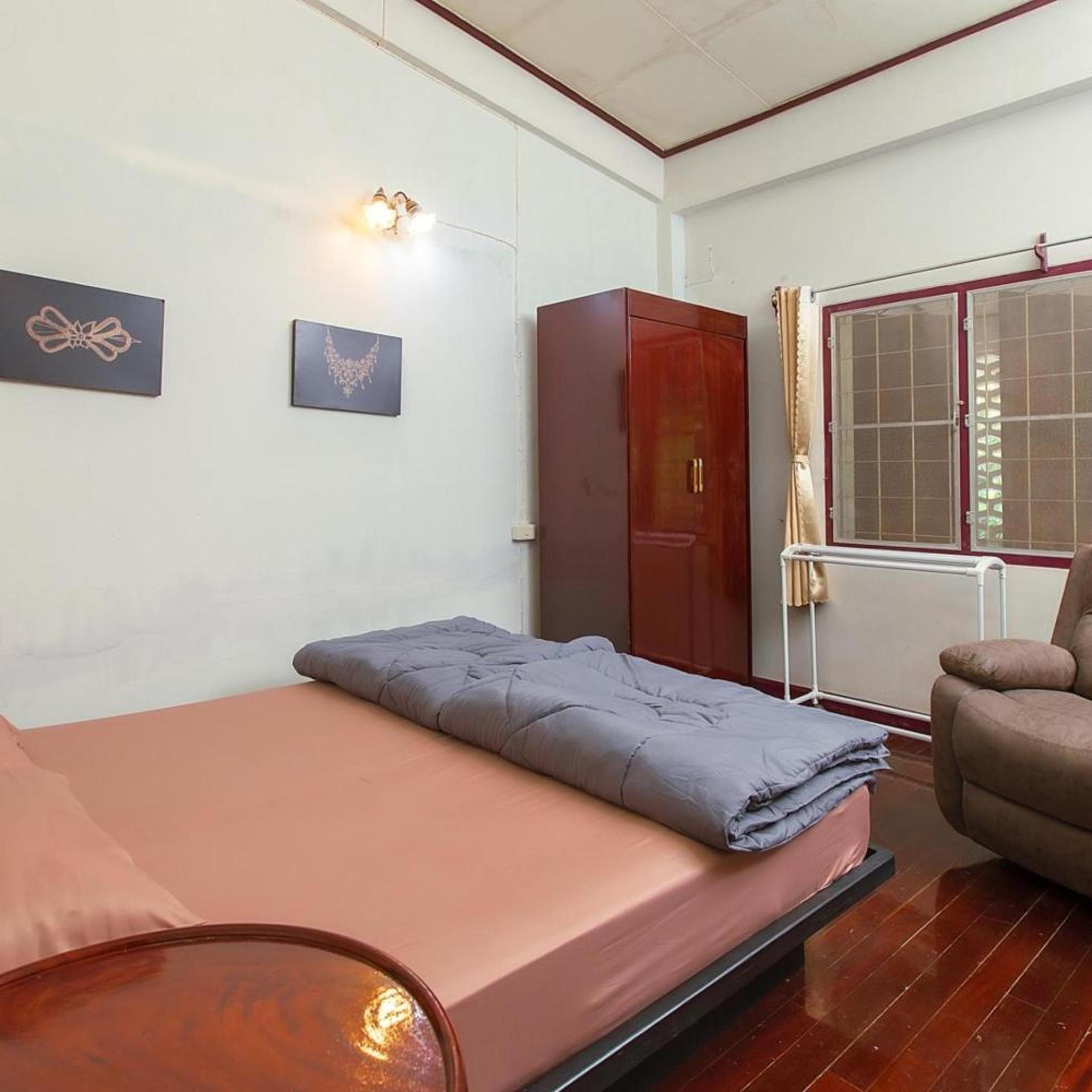 OYO 75469 Baan Kong Hostel 20/27