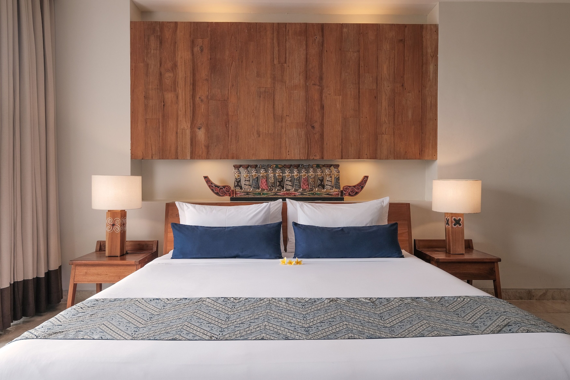 SUITE, GARDEN VIEW
