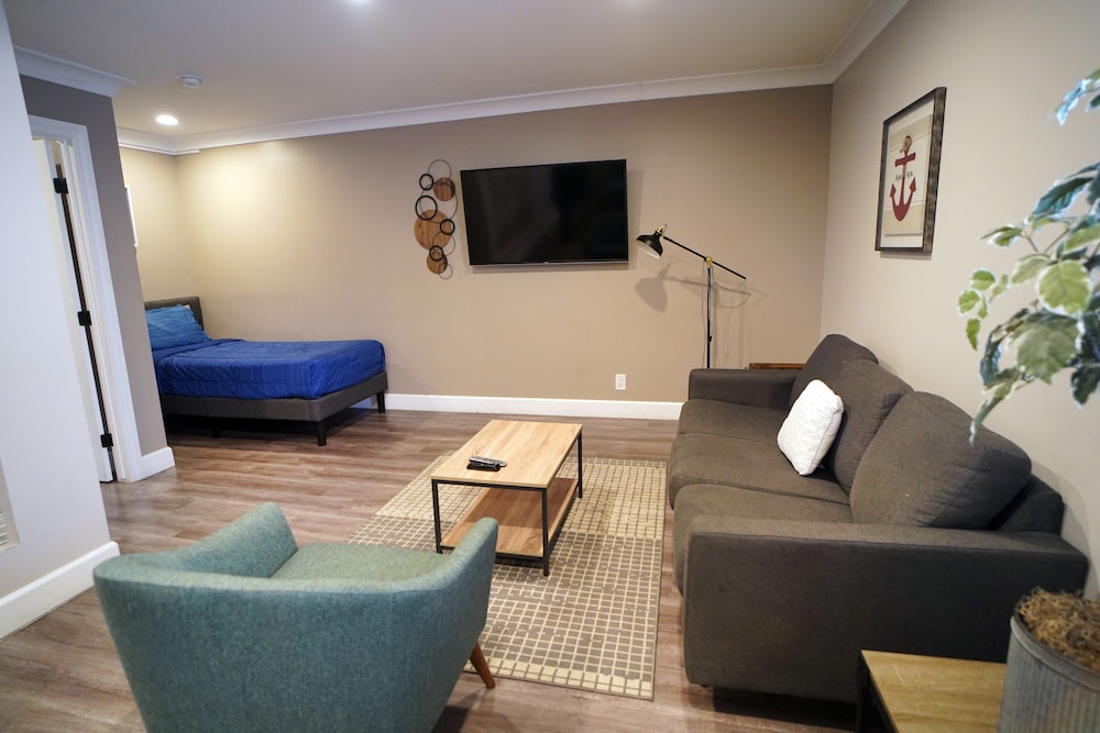 Anaheim Executive Inn Suites 50/66