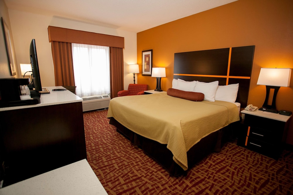 Suite, King Bed, Jetted Tub