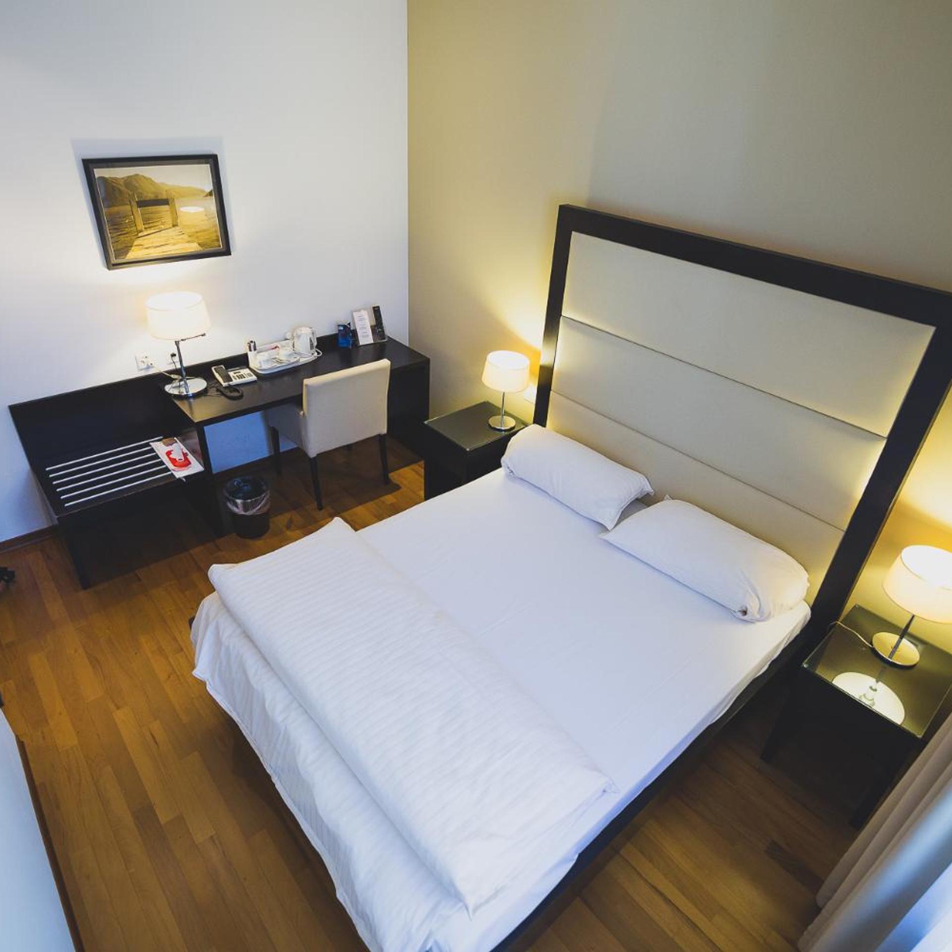 Enjoy 1313AG Hotel Touring 18/50