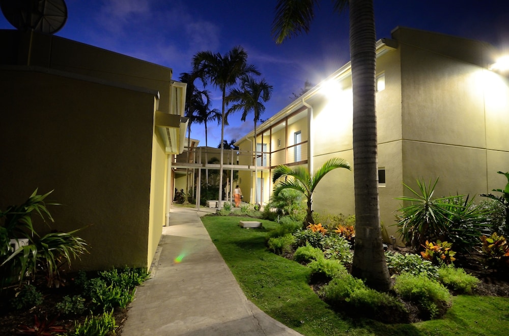 ROYAL ST. KITTS HOTEL 43/50