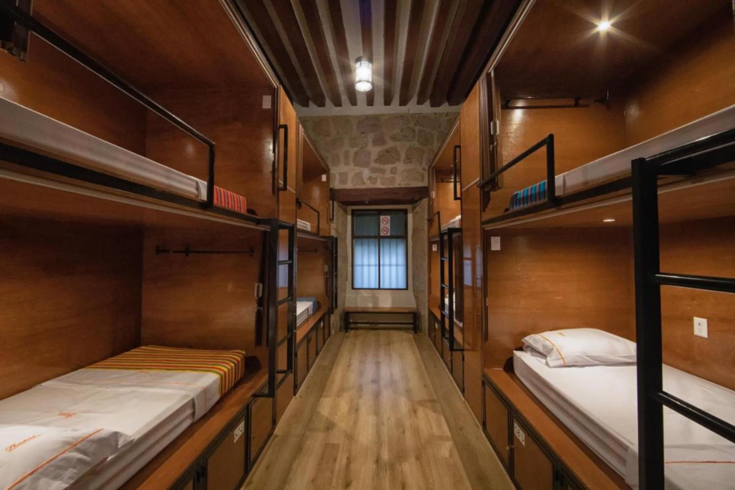 Female Dorm, Female Only