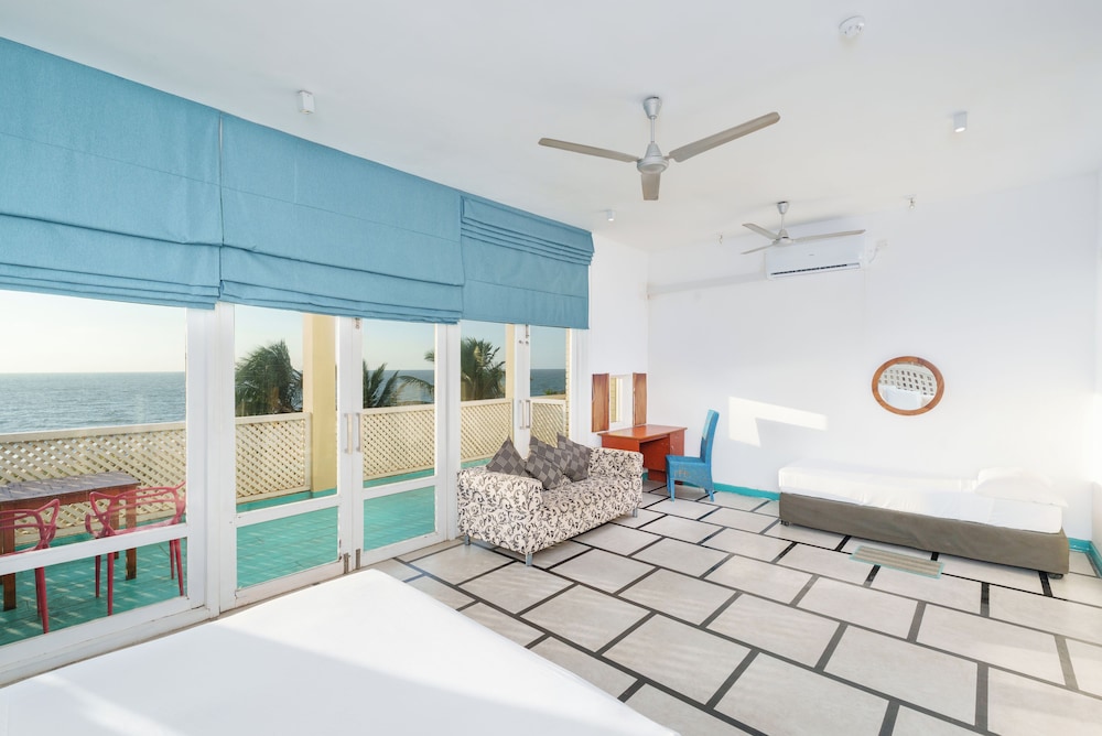Hotel J Negombo 7/52