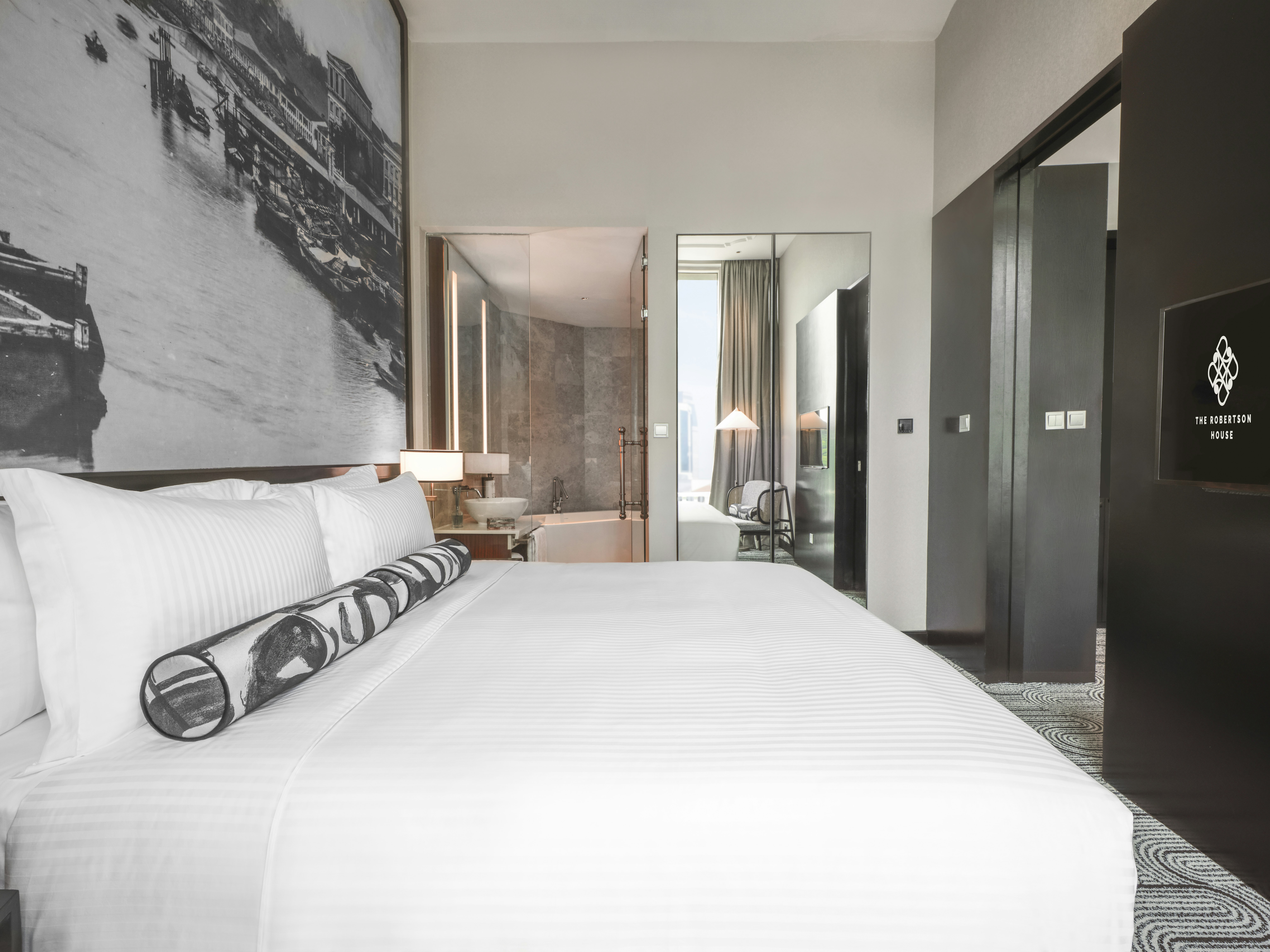Executive, Suite
