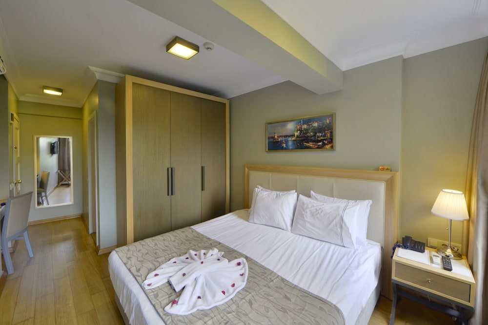 DELUXE, DOUBLE BED, HAGIA SOPHIA VIEW