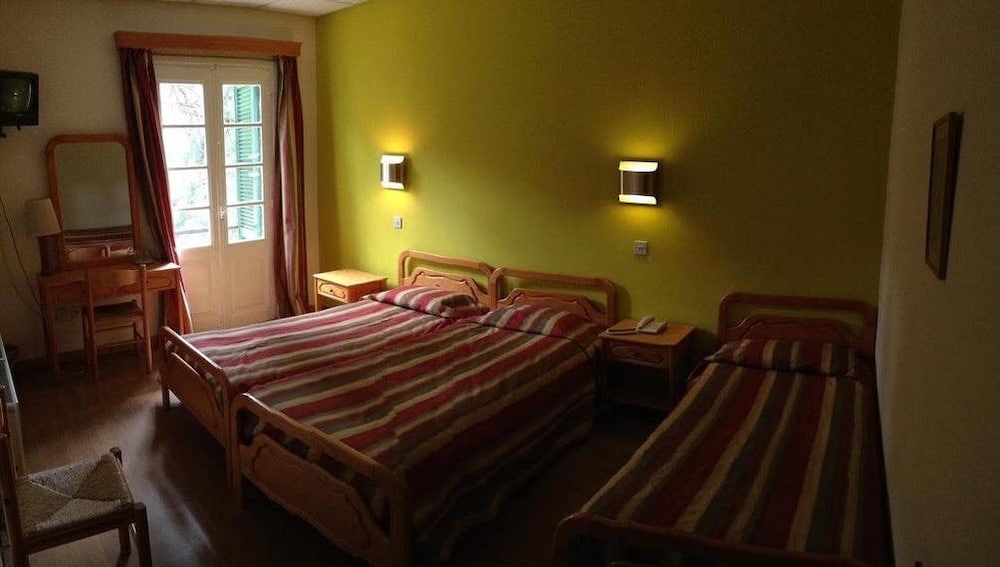 New Helvetia Hotel 14/53