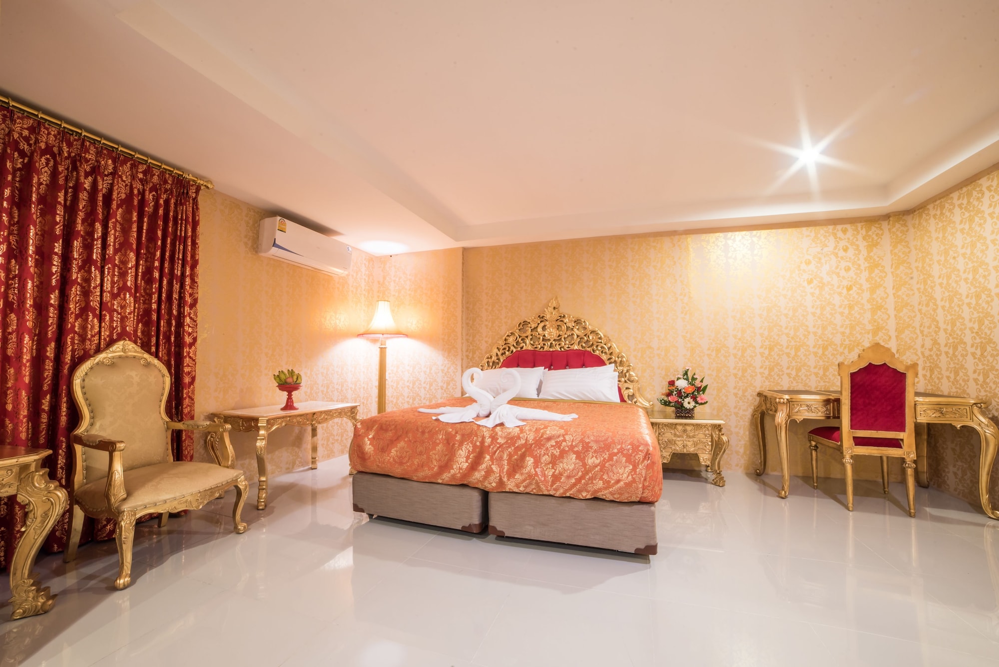 Deluxe, Double Bed