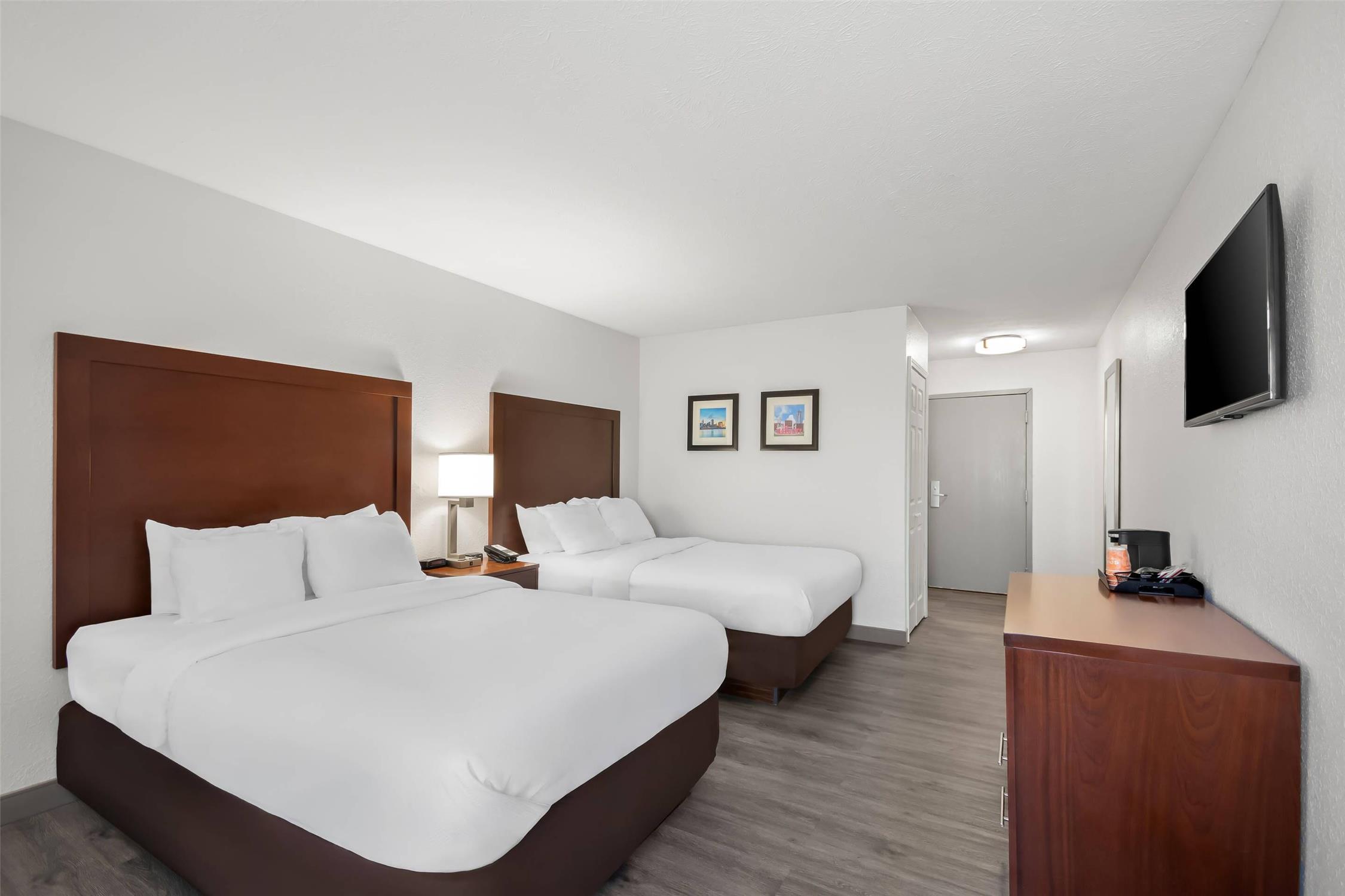 ROOM, 2 DOUBLE BEDS