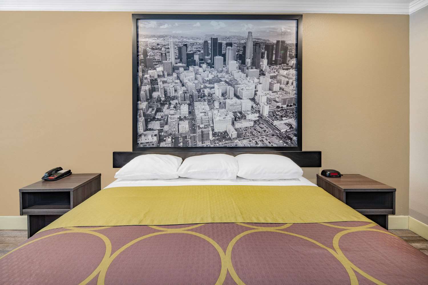 Super 8 By Wyndham North Hollywood 6/29