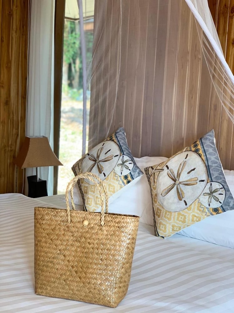 Thiw Son Beach Resort 52/70