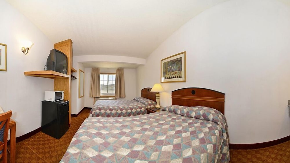 Econo Lodge Inn & Suites Madras 14/41