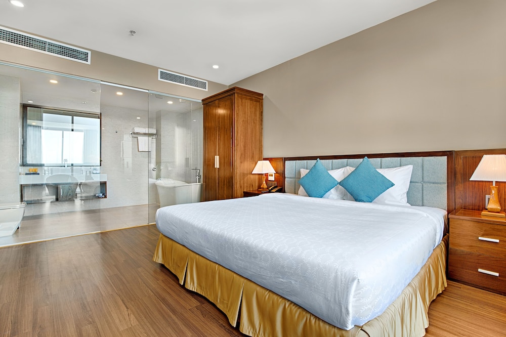 Yarra Ocean Suites Danang 12/58