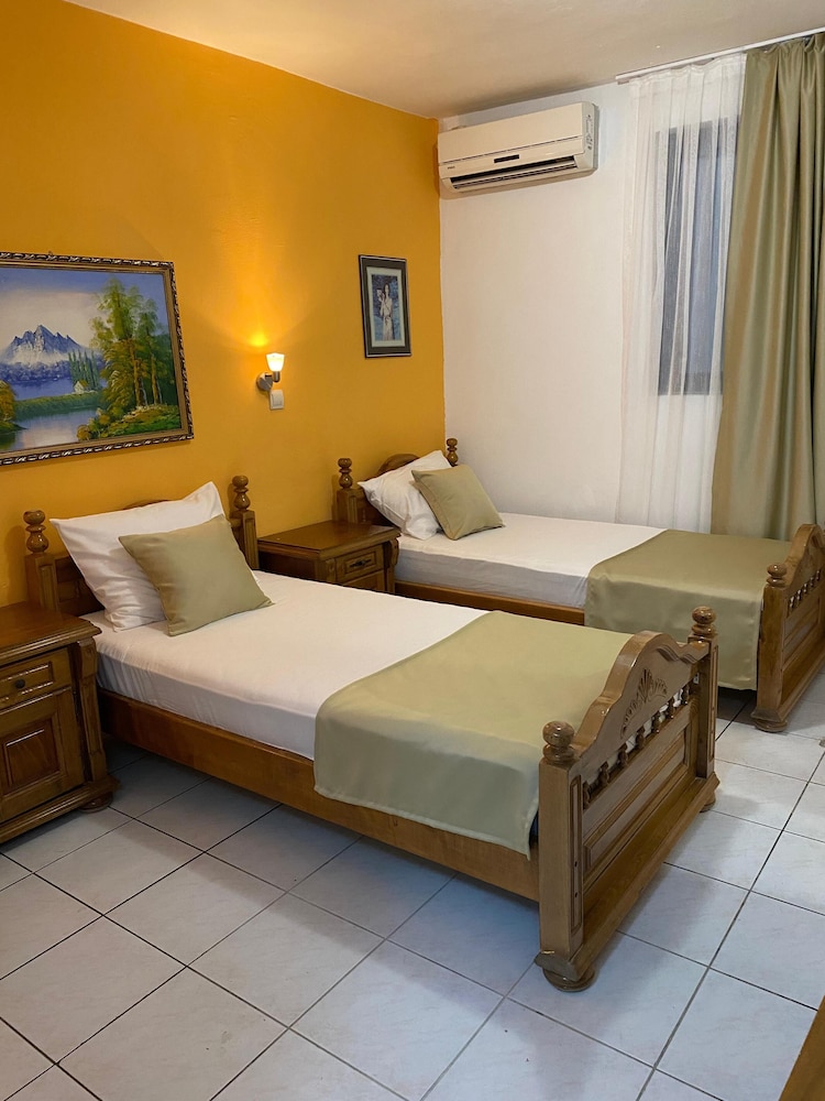 Hotel Kuc 7/50