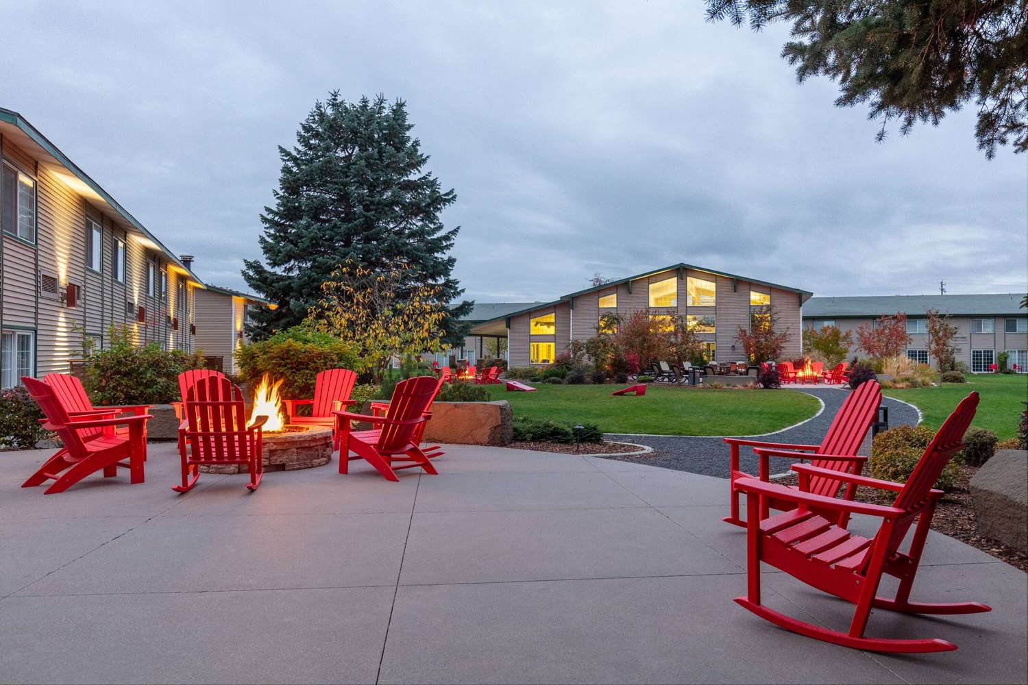 Ramada by Wyndham Spokane Airport 32/34