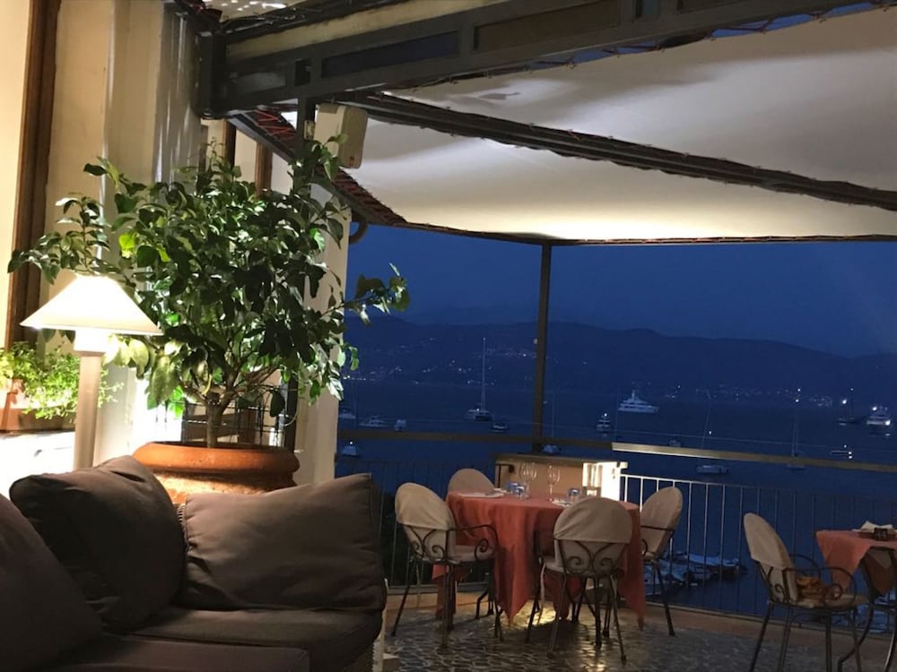 Hotel Paradiso 32/51