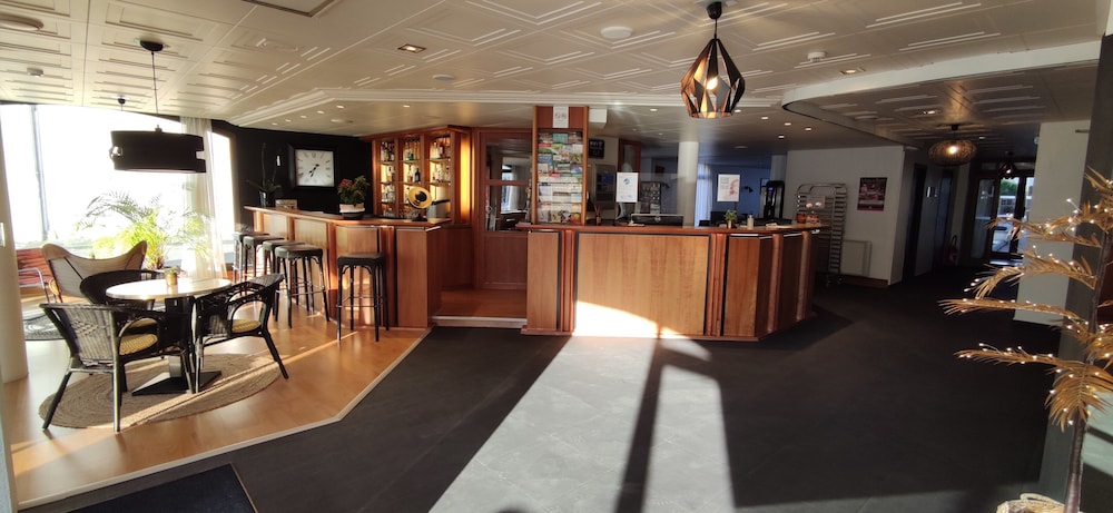 INTER-HOTEL LE VALOIS 3/50