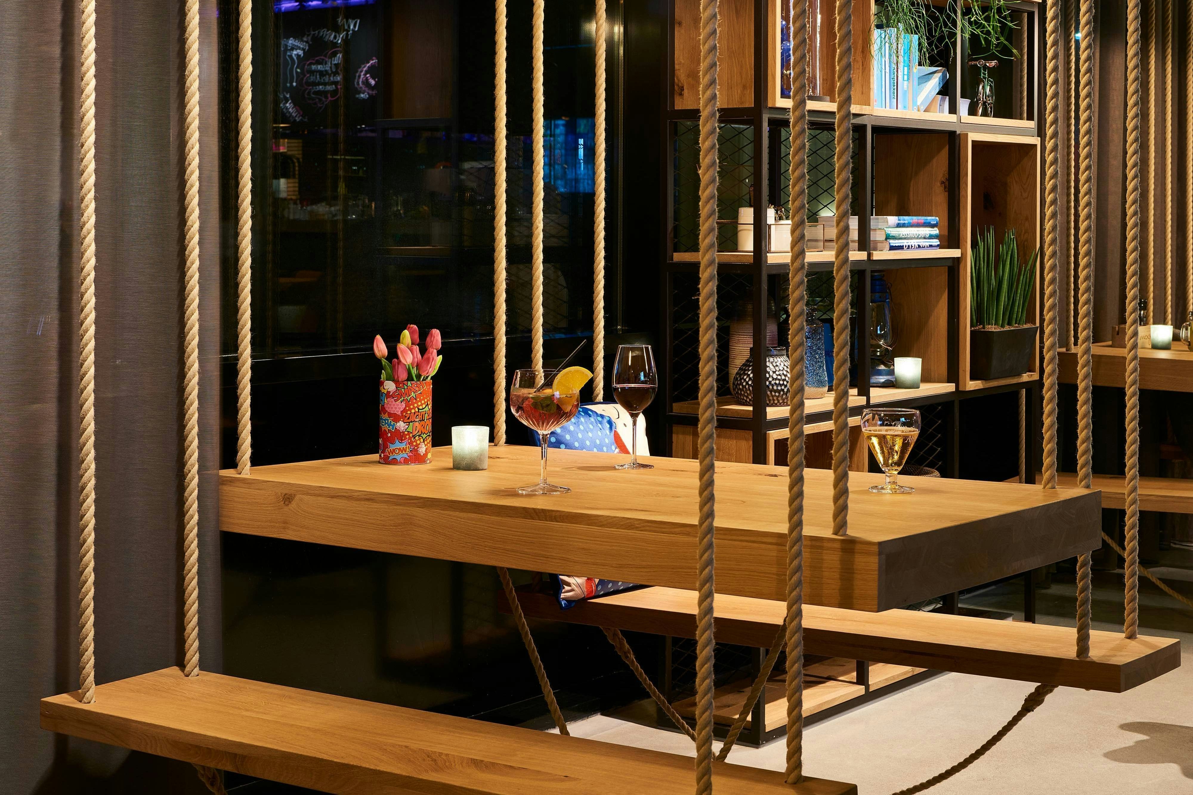 Moxy Amsterdam Schiphol Airport 8/10