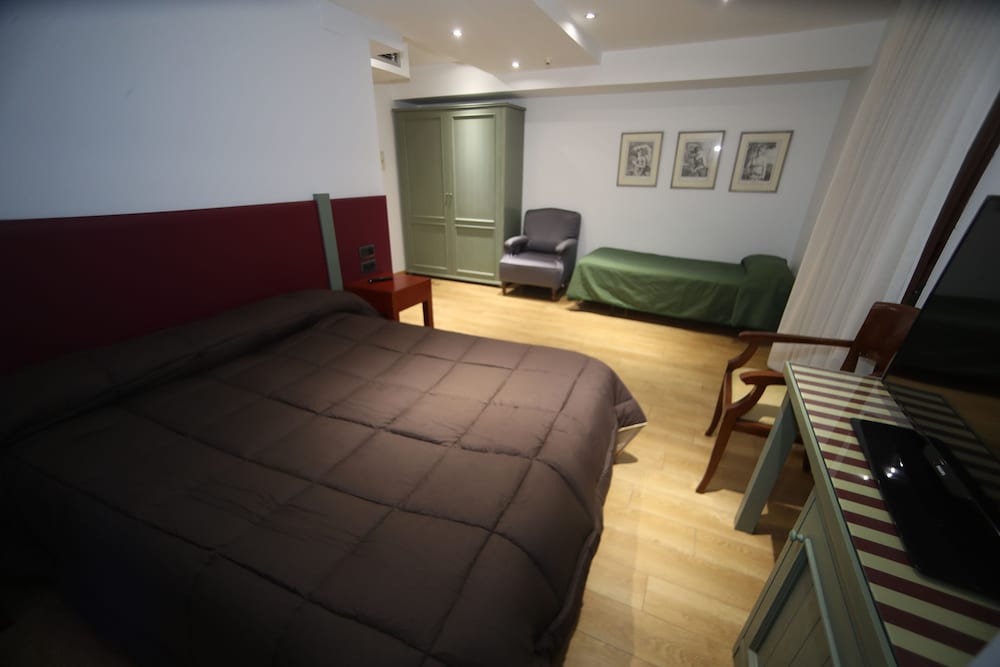 Hotel Castilla 4/38