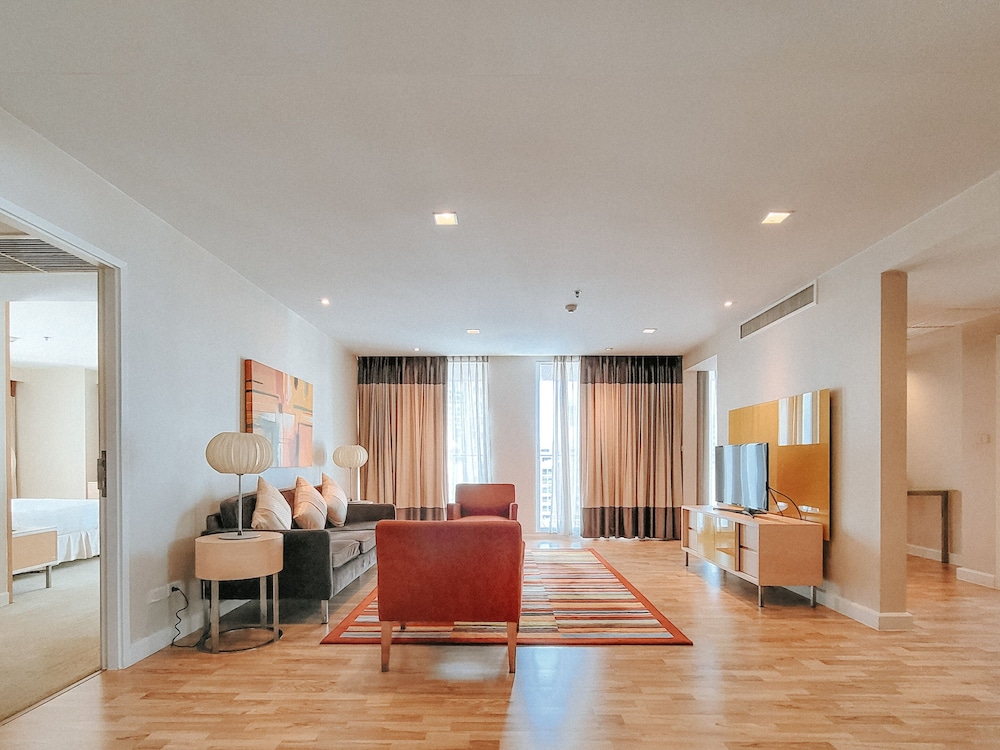Urbana Langsuan Bangkok, Thailand 50/86