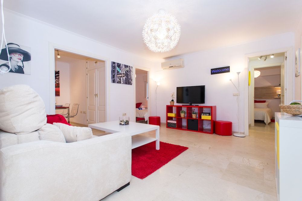 The Zentral Suites & Apartments 50/75