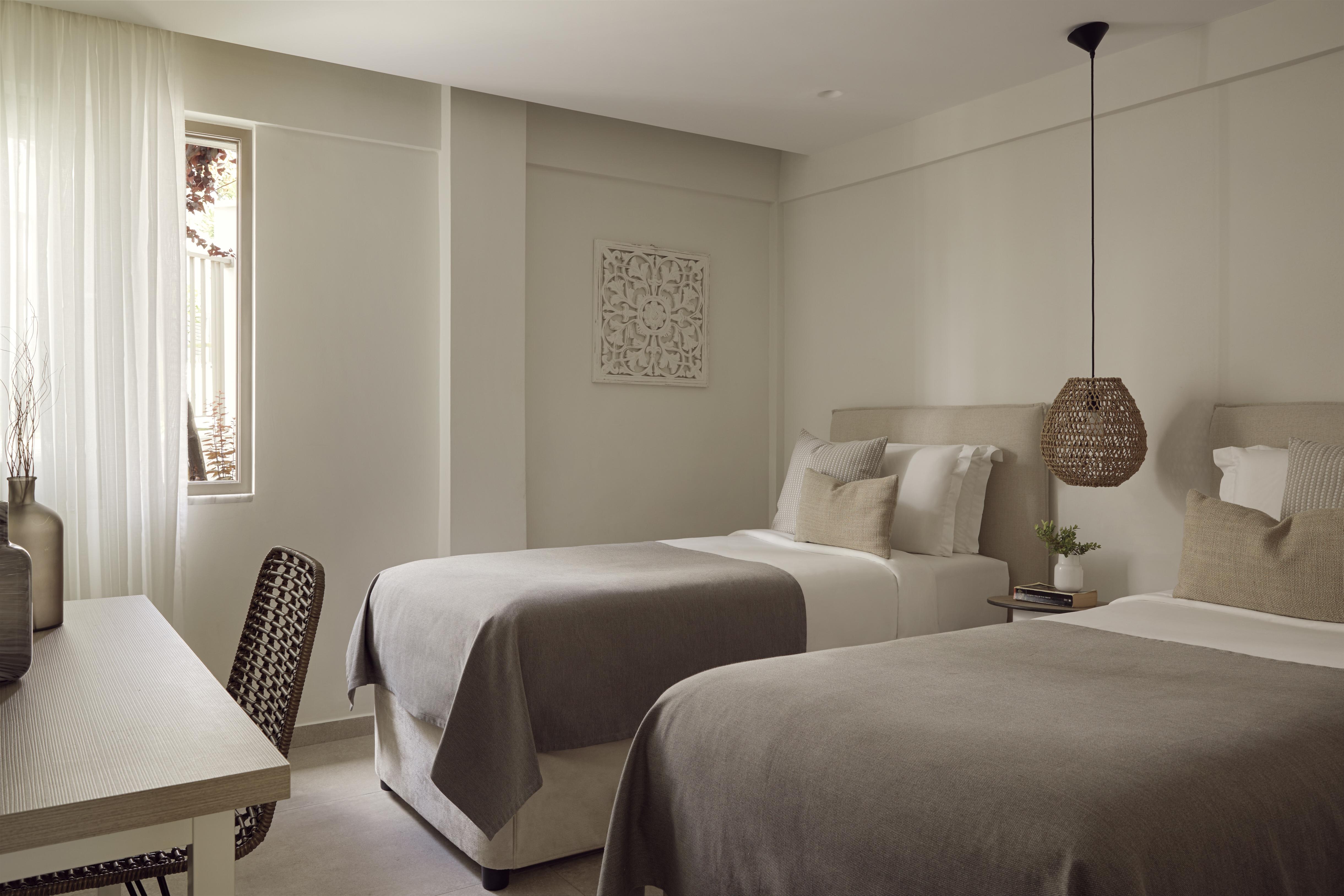 2 Bedrooms, Suite, Inland View, Balcony
