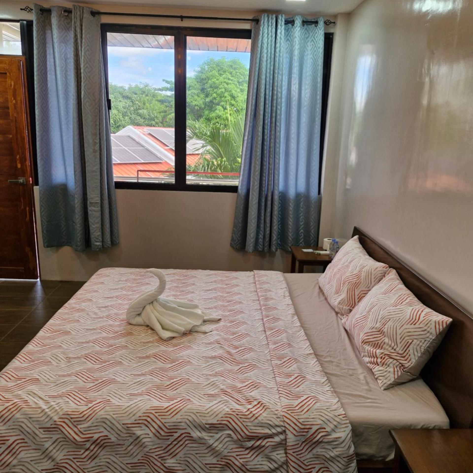 Deluxe, King Bed