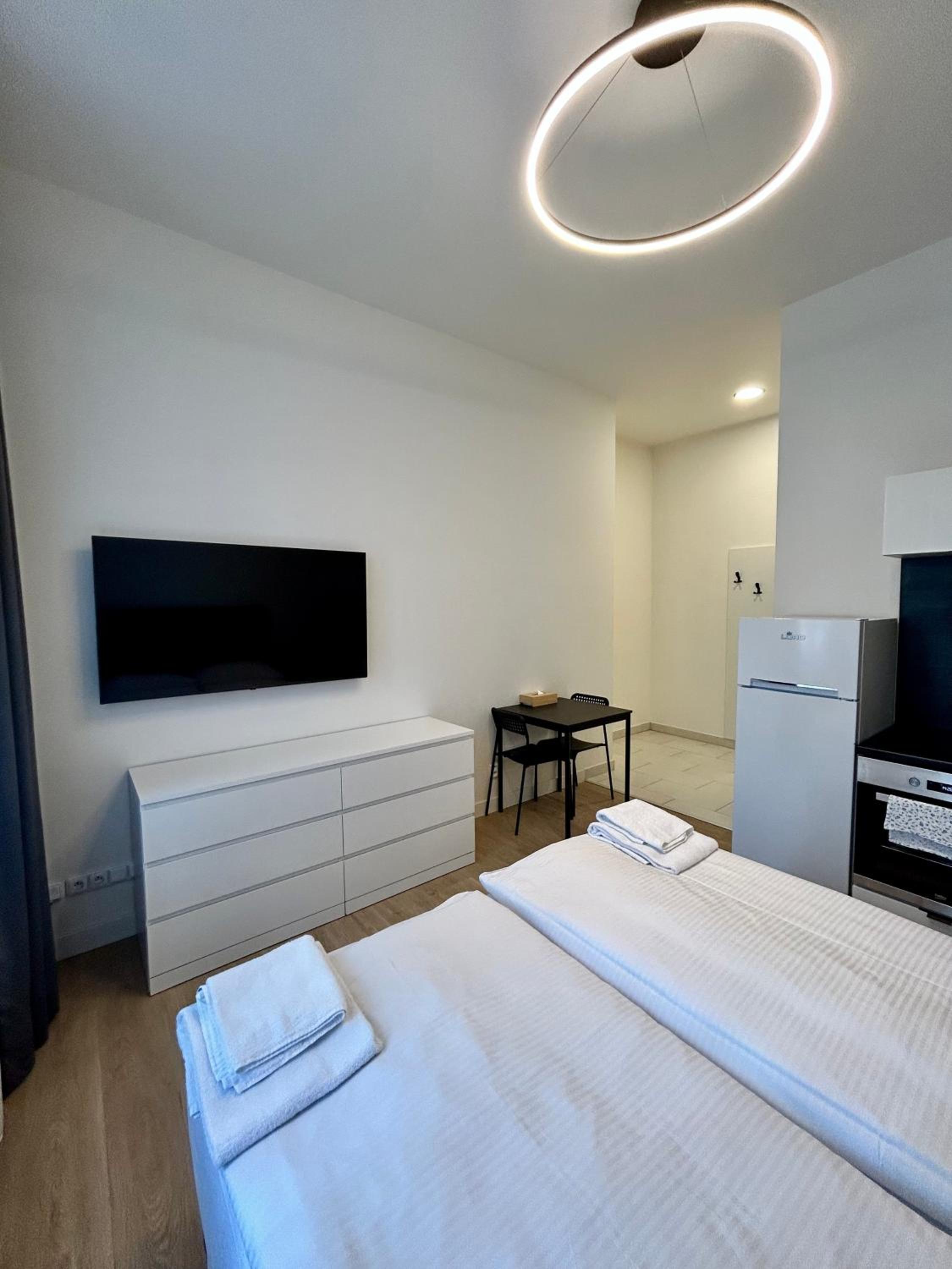 Economy, Double Bed, No Window