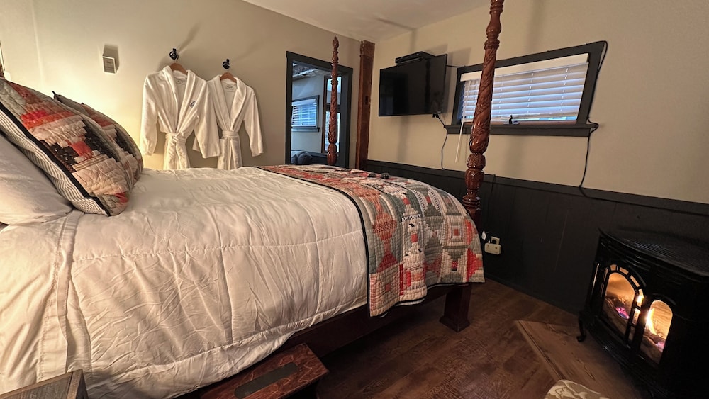 Phineas Swann Bed Breakfast 14/80