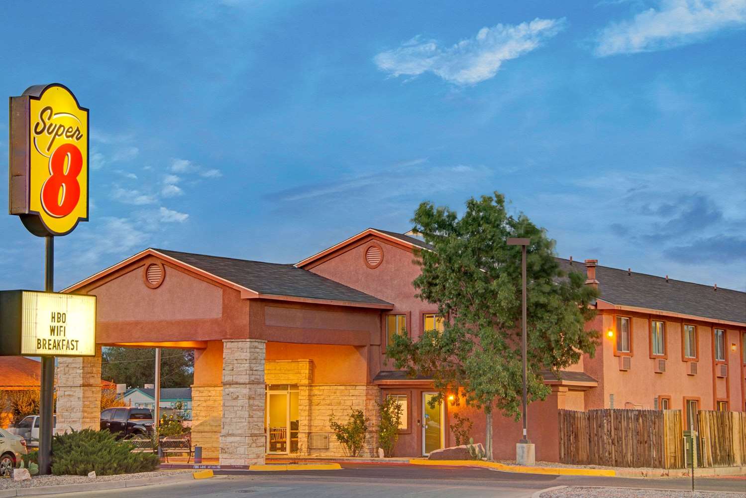 Super 8 By Wyndham Belen Nm 1/5
