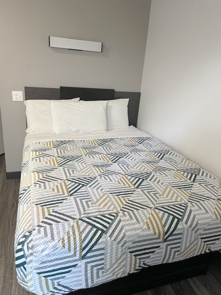 Motel6 Marina, CA - Monterey 32/58
