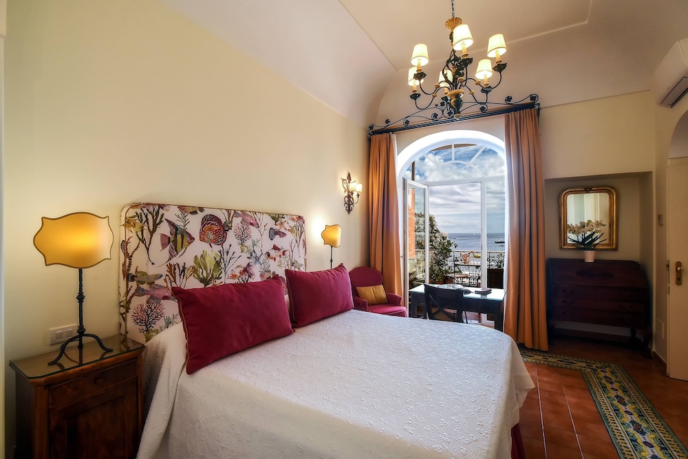 COMFORT, TWIN BEDS, SEA VIEW, BALCONY