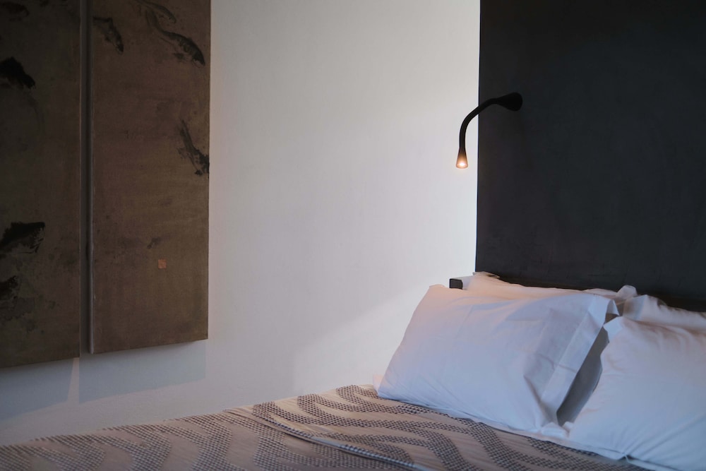 Hidden Retreats Kythera 9/50
