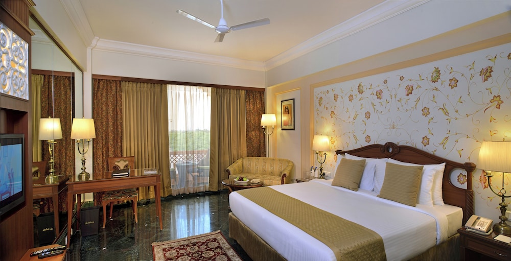 PRESIDENTIAL, SUITE