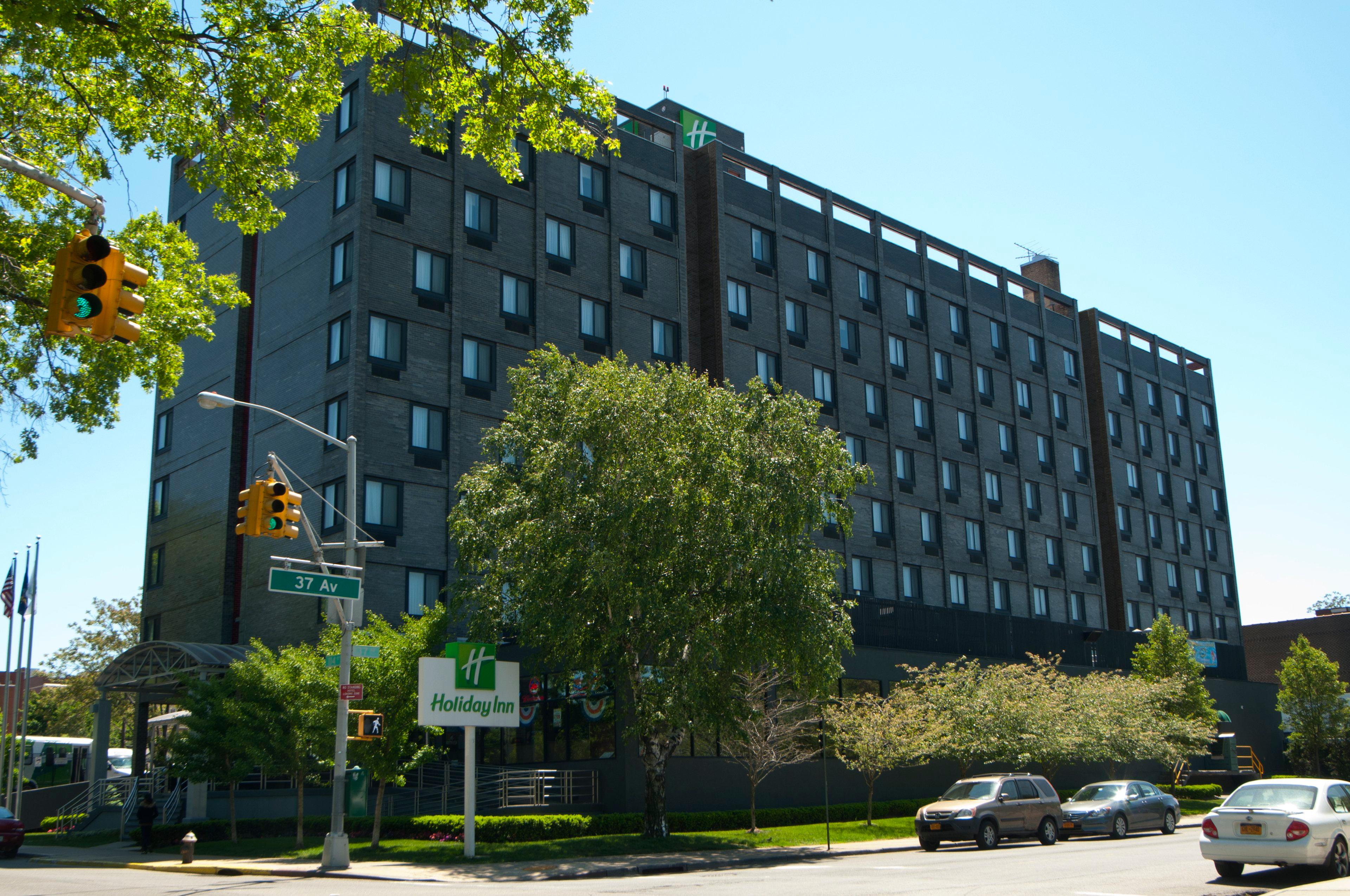 The LaGuardia Hotel 5/34