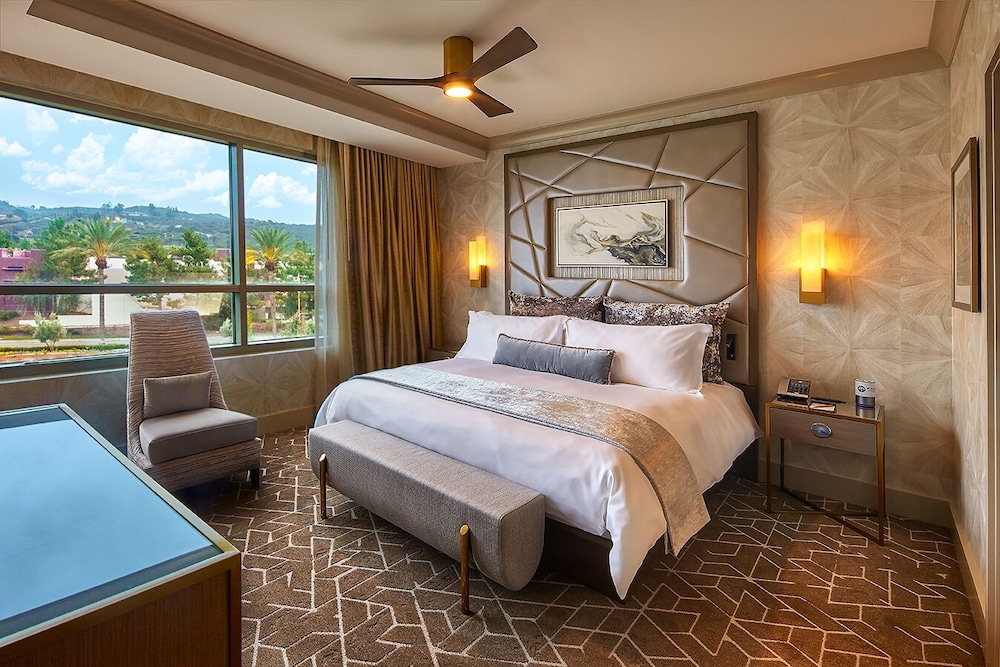 Signature, Suite, King Bed, Adult Only
