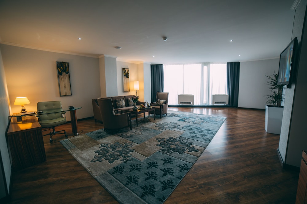 Damas International Hotel 40/48