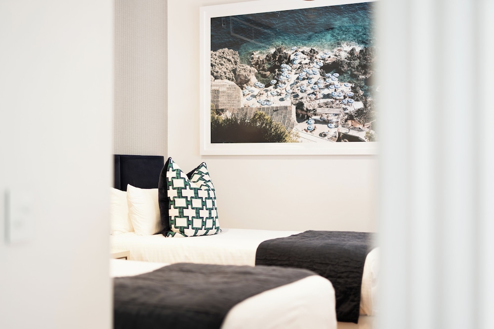 La Mer Apartments 17/50