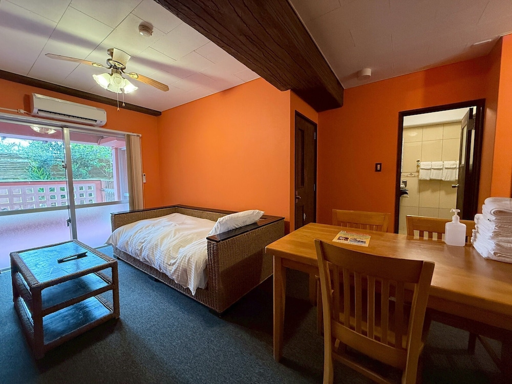 Condominium, Royal, Standard