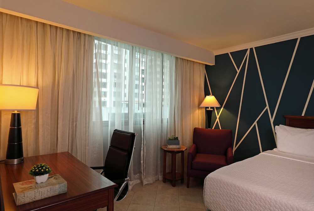 Crowne Plaza Panama 24/80