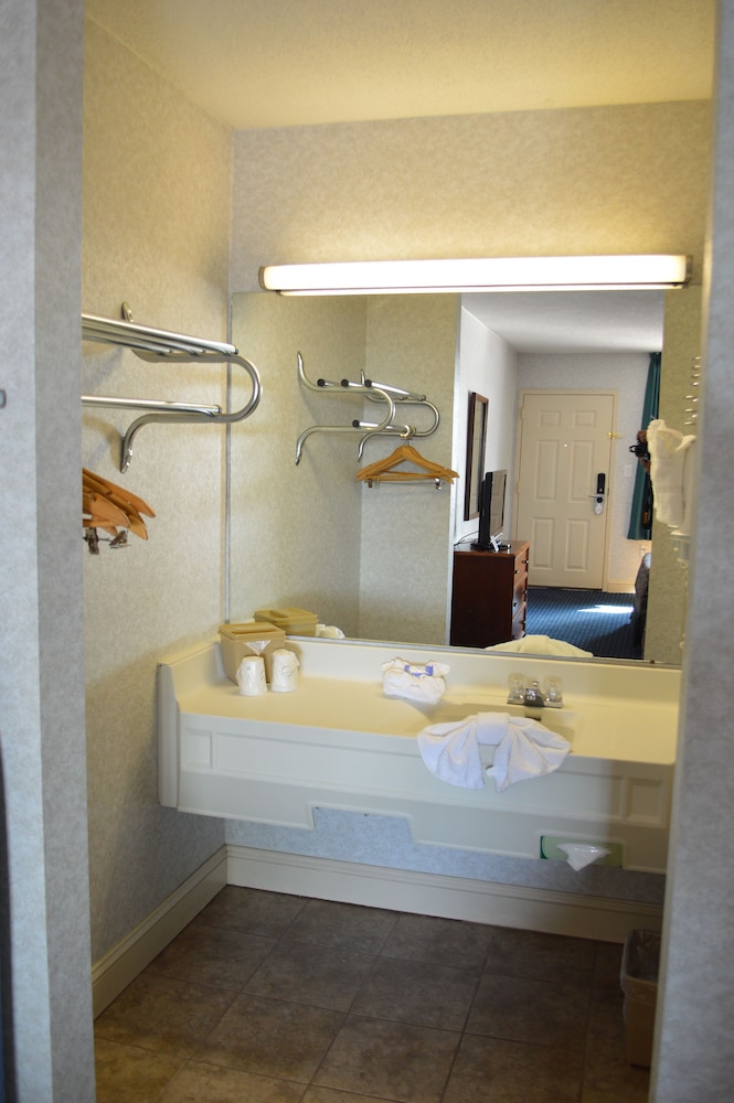 Bluegrass Extended Stay Hotel 24/57