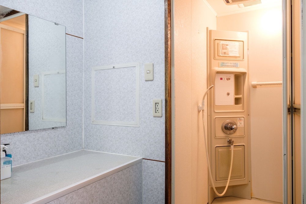 Yokohama Hostel Village Hayashi Kaikan 56/59