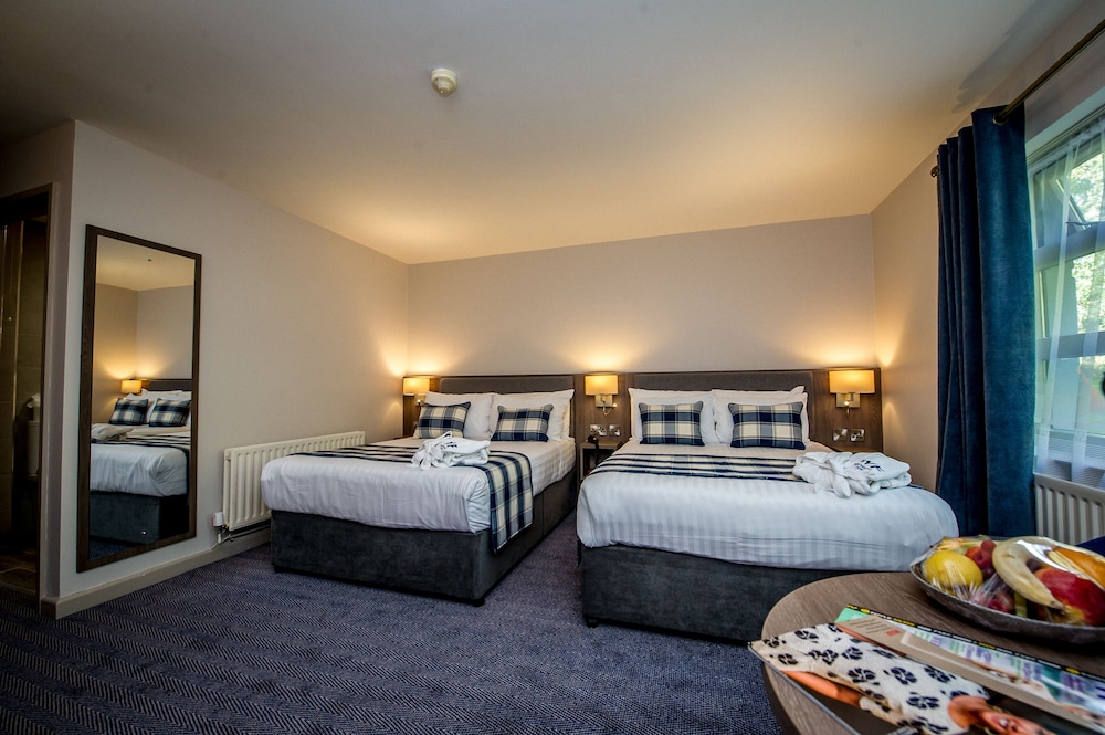 Waterfoot Hotel 11/47